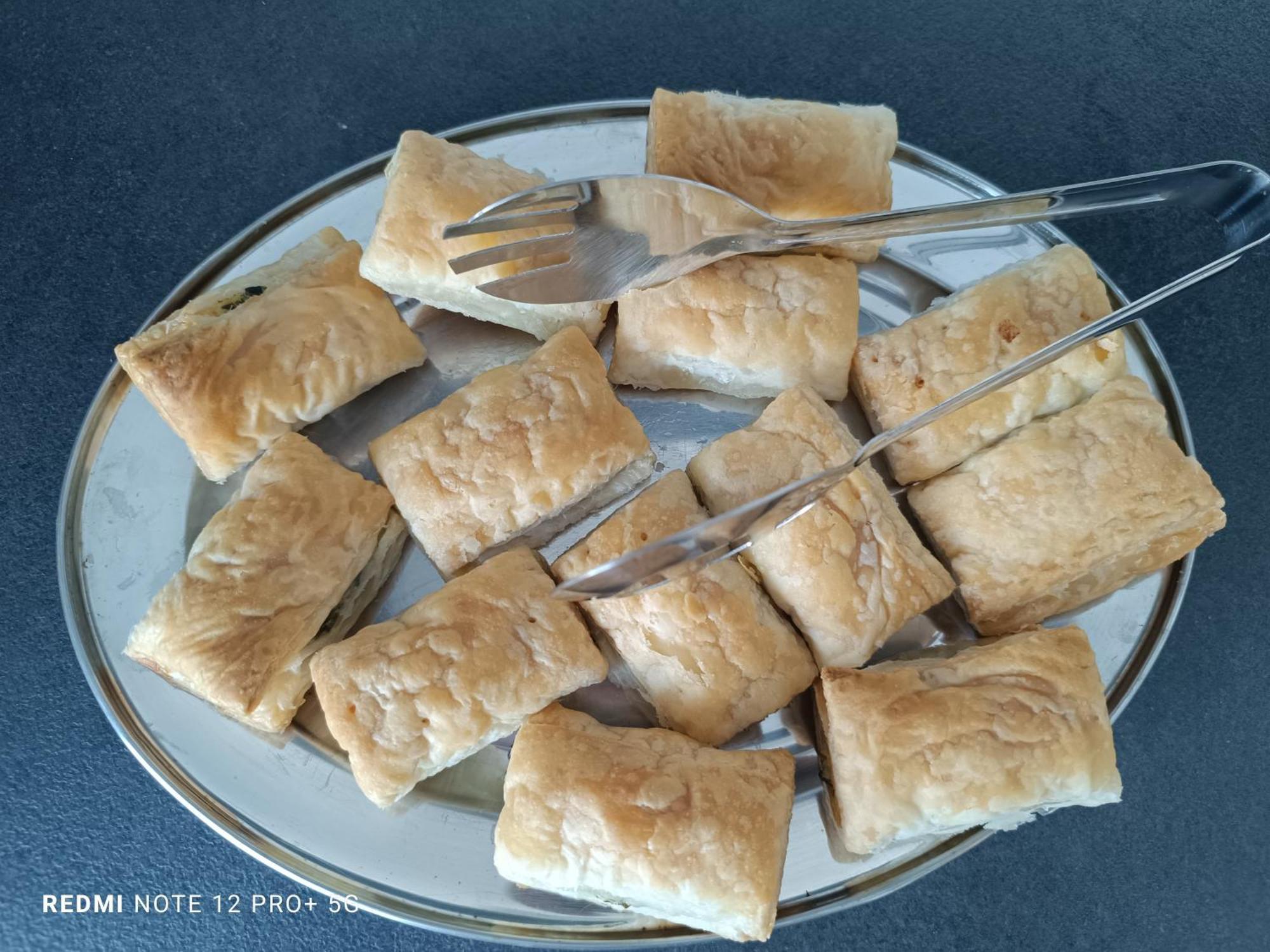 Isalos غيراكيني المظهر الخارجي الصورة